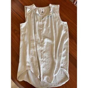 Cabi Sleeveless Blouse Size S Grey Ruffled VNeck High Low Hem Casual